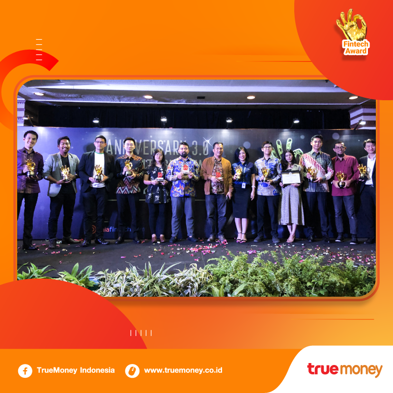 TrueMoneyId's tweet photo. Terimakasih telah mempercayai&menggunakan TrueMoney Indonesia. Atas kepercayaan kalian kami menerima penghargaan di ajang Dunia Fintech Awards 3.0 2020, dlm kategori "Startup Fintech Remitansi Terbaik 2020".
#TrueMoneyID #InfoTrueMoney https://t.co/8kgXiokHLl