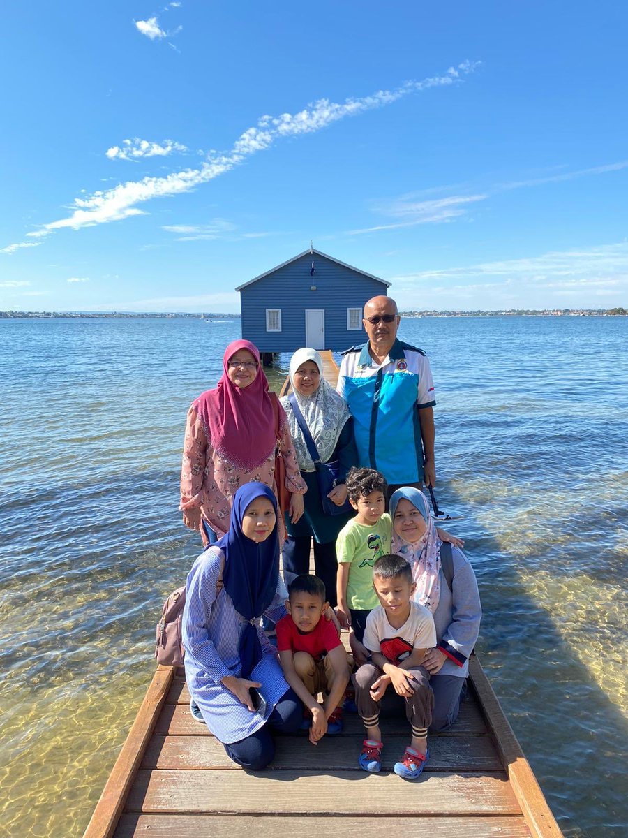 ToursJutawan's tweet photo. Family trip! #perth #summer #blueboathouse https://t.co/cIIMvn1FlN