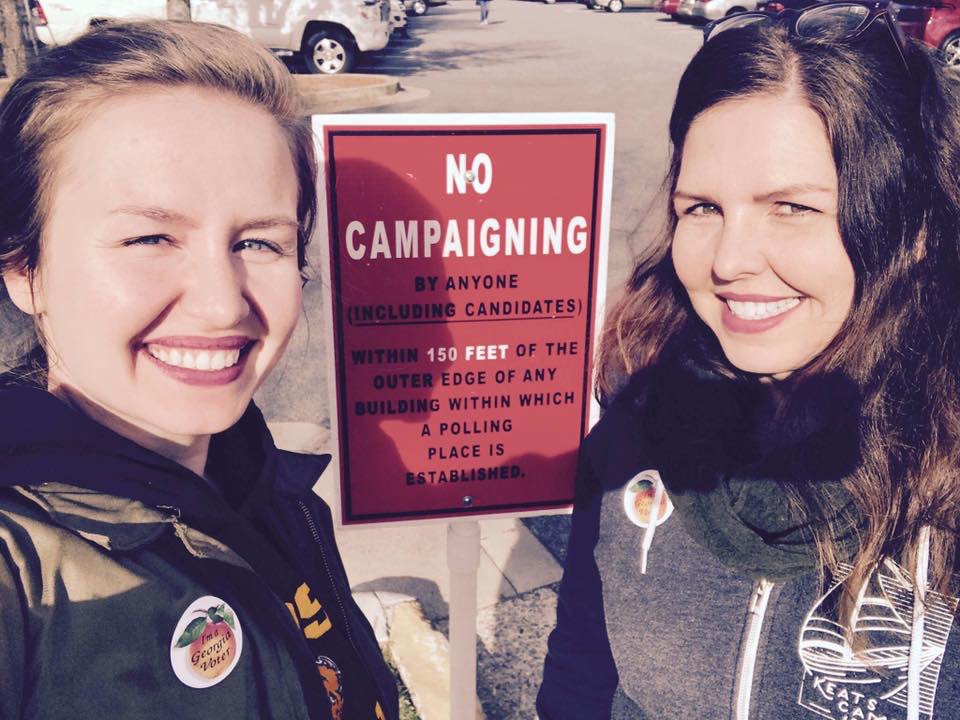 julia_doughty's tweet photo. My children are 24, 26 & 27. (This is me w/my eldest in 2016) They vote. Their friends & coworkers vote. Word is Warren can win this thing. She has energized young & old voters. We like Bernie too, but Warren is our #1. #WarrenForTheWin #WarrenForPresident #WarrenHasPlans https://t.co/E2FWAfDVMI