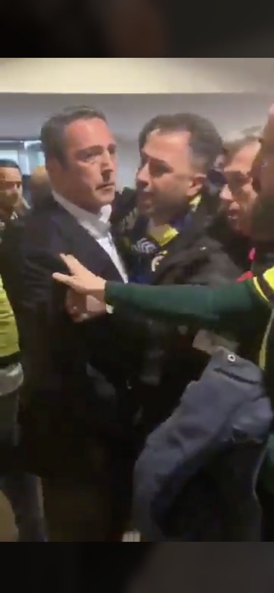 Fenlox1's tweet photo. Elbet bu devran da döner.
Elbet bizim de yüzümüz güler.

Yaptığın fedâkarlıkları ve destekleri bir günde unutacak değiliz Başkanım. Seni bir daha böyle görmek istemiyoruz. Seninle beraber düzenleri de bozacağız, kaderleri de. Bu sene olmadıysa da seneye.. 

#AliKoc https://t.co/i7GXFAhudr