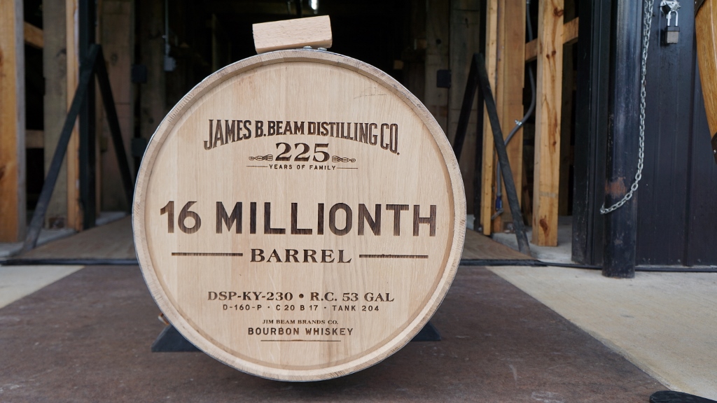 Distillery Daily A Jimbeam Family Tradition Fred Freddie Booker Fill Bung And Sign The 16 Millionth Barrel Of Bourbon Video This Barrel Is Special Its Signed By Future 9th