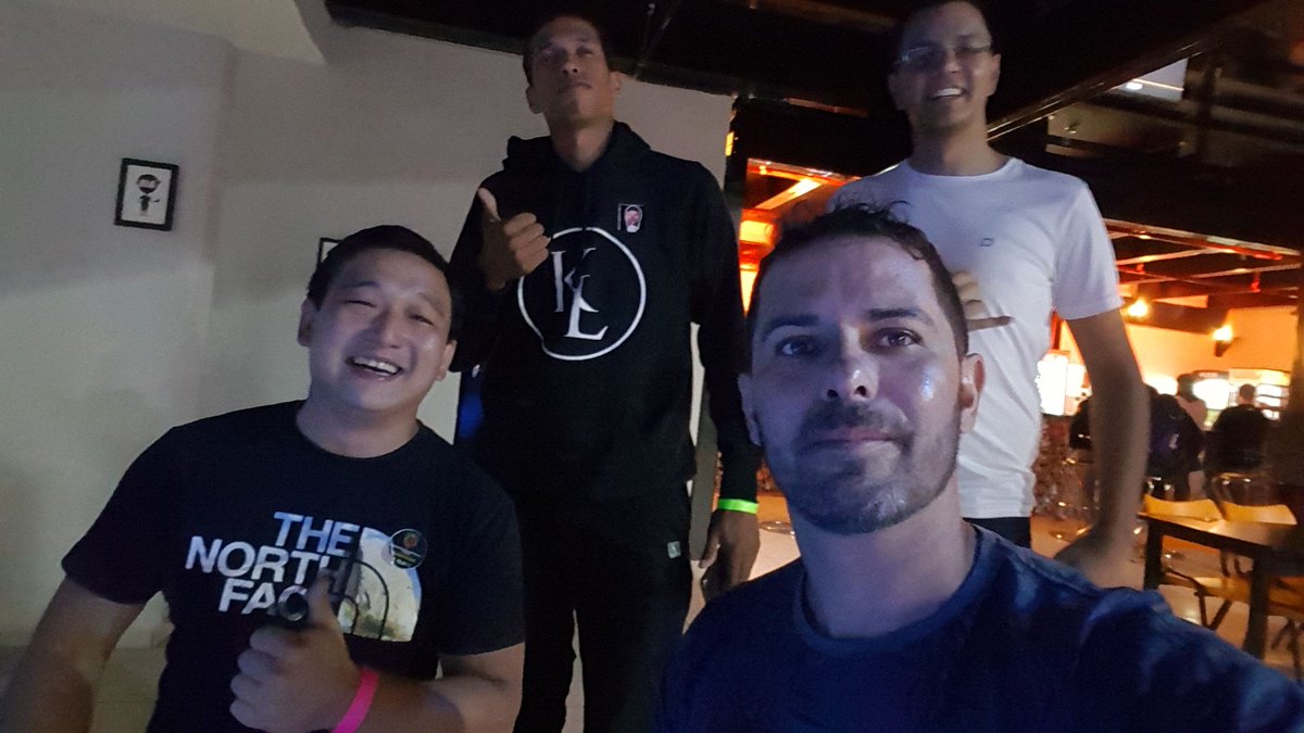 osvaldonetto37's tweet photo. #cbdota
Podolatras da BTS https://t.co/5snDskLfi0