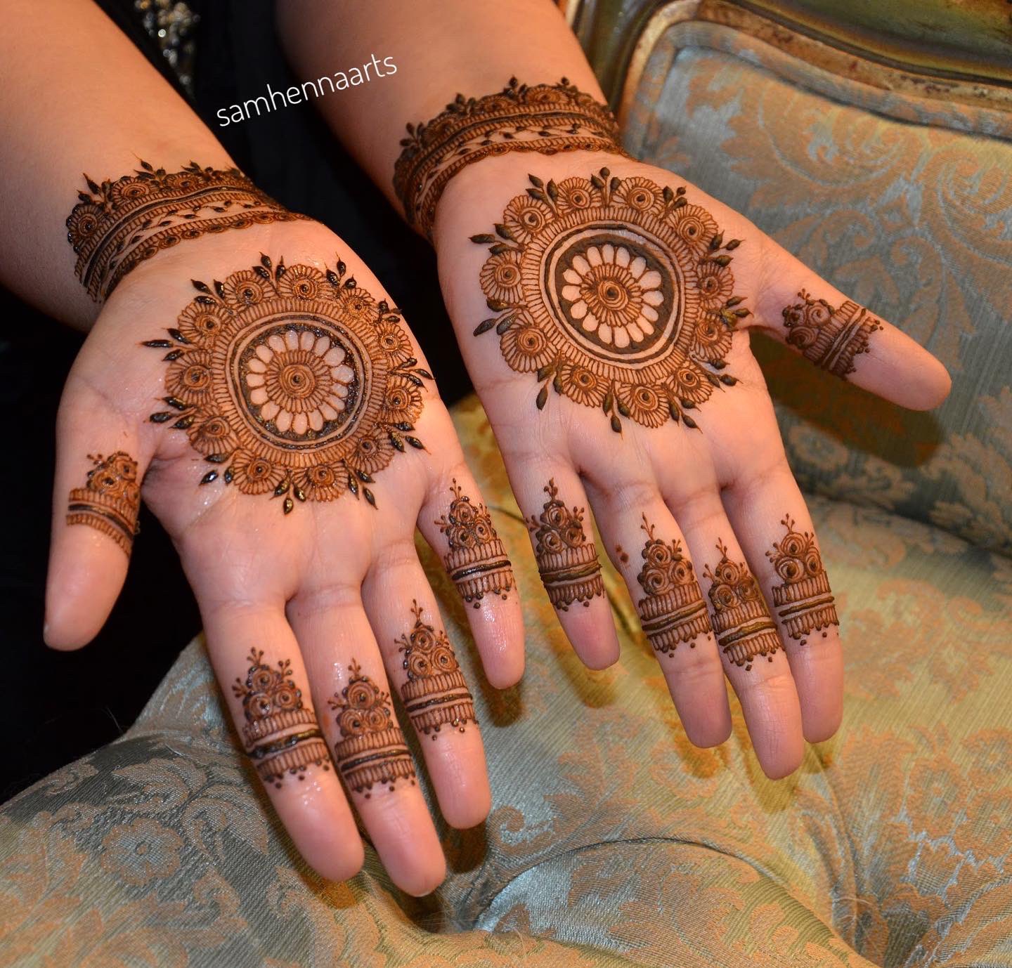 Sam Henna Arts on Twitter: "New mandala design. - [ ]  ***************************************** To book me as your henna artist  please contact 07481956199 Insta DM Or email samhennaarts@gmail.com  #hennaartist #bridalhenna #mehndiartist #ilfordhenna ...
