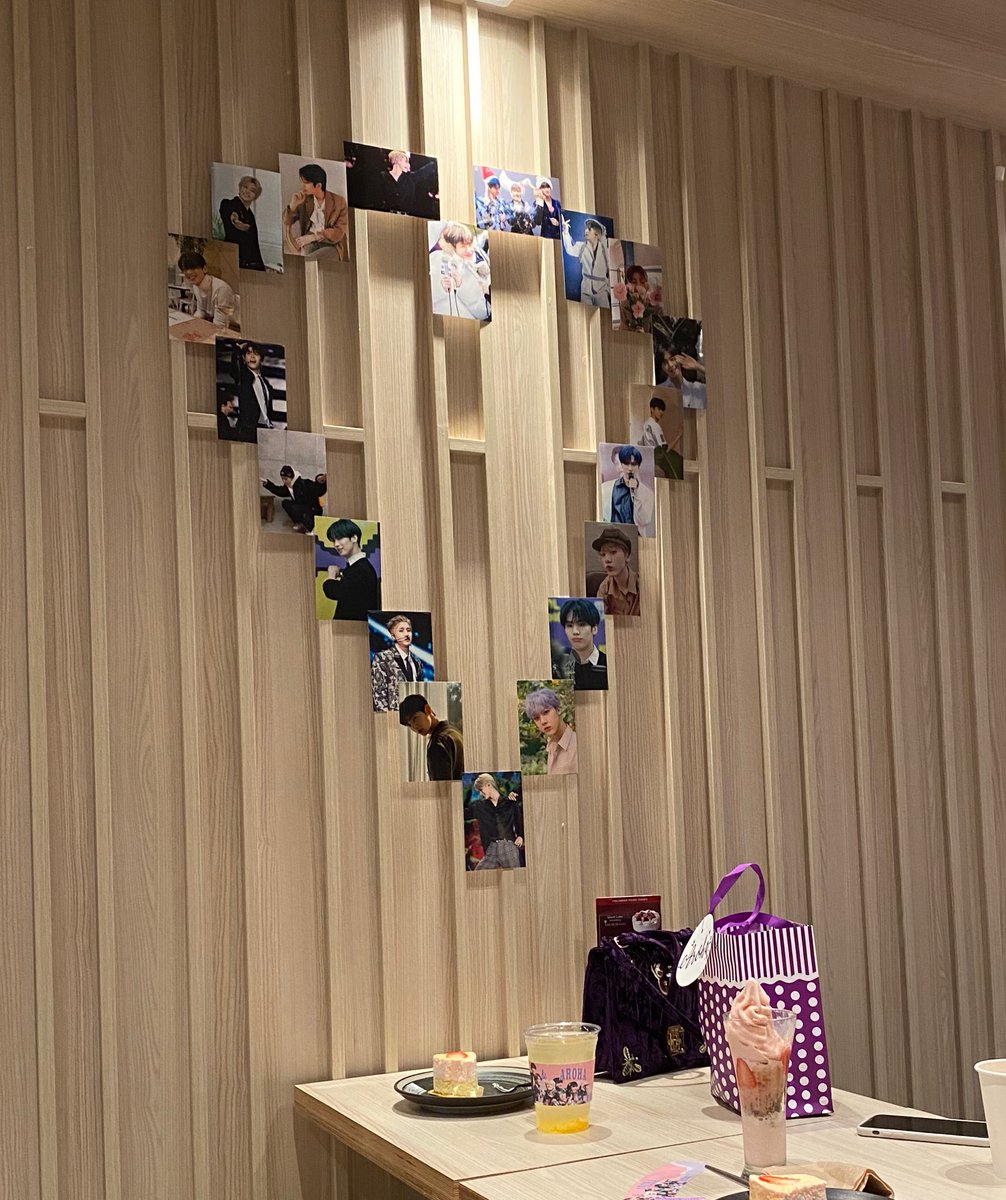 minhyukie_0225's tweet photo. I’m so happy and very surprised about the turnout of my first cupsleeve I hosted. Thank you to my lovely mutuals and friends that helped and came out to support 😭✨I really shouldve brought tissues haha
#BloomWithASTRO @offclASTRO #ASTROinToronto 
It’s great seeing arohas gather https://t.co/bgAMA3jhwU