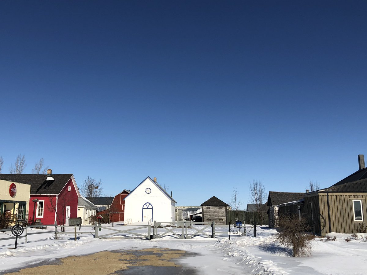 MichelleSSacco's tweet photo. Day trip adventure for #Explore150 took us to #FortLaReineMuseum, #IslandPark & the worlds largest #CocaCola Can in #PortageLaPrairie #ExploreManitoba #Manitoba150 #TravelManitoba https://t.co/tnLo9HAA76