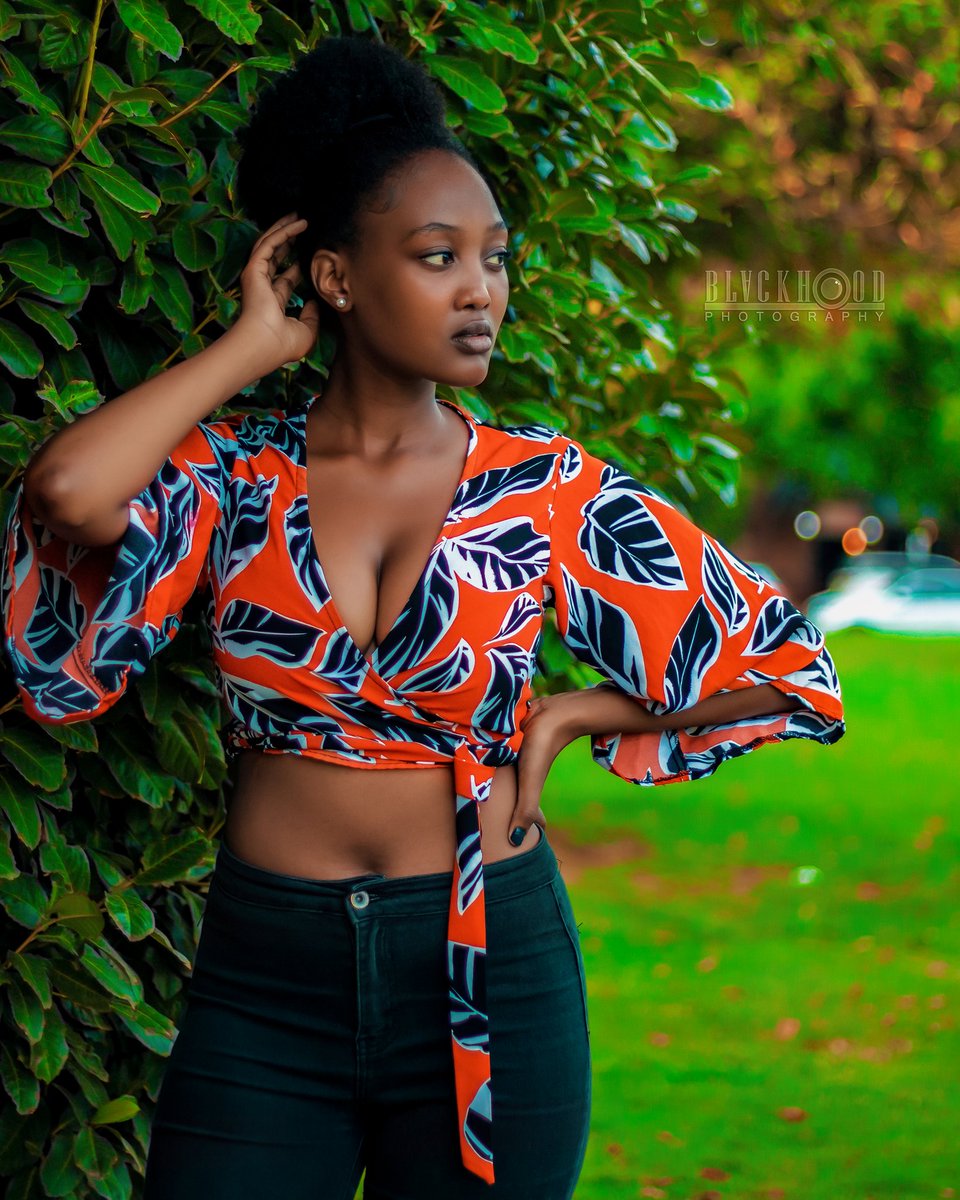 BlvckhoodP's tweet photo. Muse: Luu
#canon #50mm #portraitphotography #portrait #picoftheday #portraitoftheday #photography #photooftheday #indoorphotography #photos #vsco #art #portraiture #beauty #people #qwaqwa #clarenssouthafrica #vintsgestyle #clothing #fashion #artistic https://t.co/YWBttpRgy9