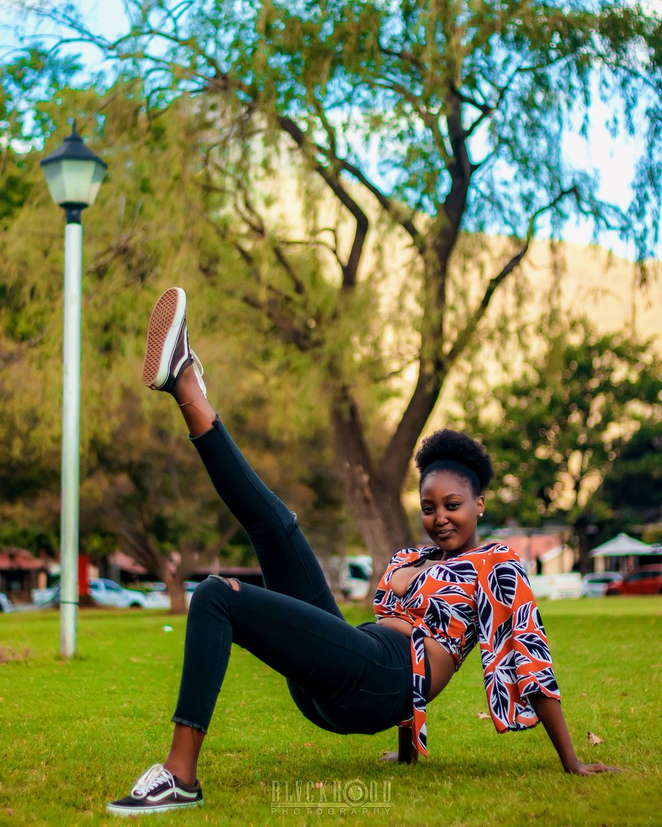 BlvckhoodP's tweet photo. Muse: Luu
#canon #50mm #portraitphotography #portrait #picoftheday #portraitoftheday #photography #photooftheday #indoorphotography #photos #vsco #art #portraiture #beauty #people #qwaqwa #clarenssouthafrica #vintsgestyle #clothing #fashion #artistic https://t.co/YWBttpRgy9