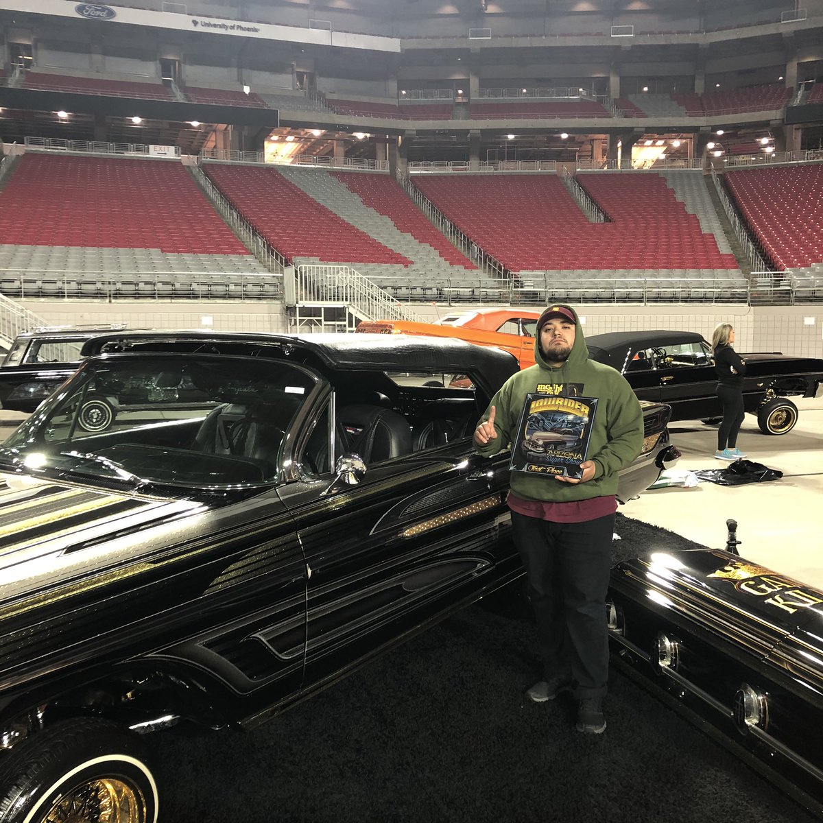 GnarlyI's tweet photo. Took home 1st from the Arizona super show. Nothing beats being able to take the car my father used to take to cruise with me n my mother; to now family call it my own! #kliquecc #kliquevc #gamekilla #61impala #lowrider #ArizonaSuperShow https://t.co/YsXqzdwwRq