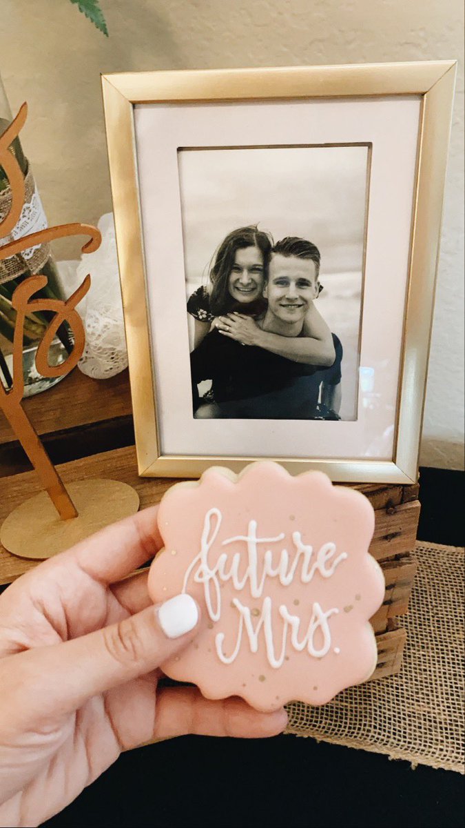 kell_bielanski's tweet image. bridal shower part two 👰🏽💍✨