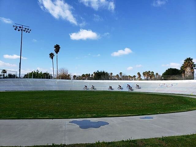 So much fun 🎉 today at the 2nd SWAT 🐺 track clinic!!! Next week is the last clinic if you didn’t get a chance to make it today. 📸 @xxpepperoncinixx #SWATpbTFBA #soswat #sunday #track #clinic #series #fuckyeahwomenracebikes ift.tt/2SQmjee