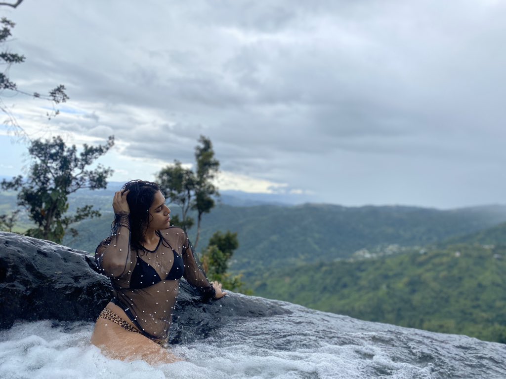 ShanilleO's tweet photo. infinity pool https://t.co/PHoE9NzMOC