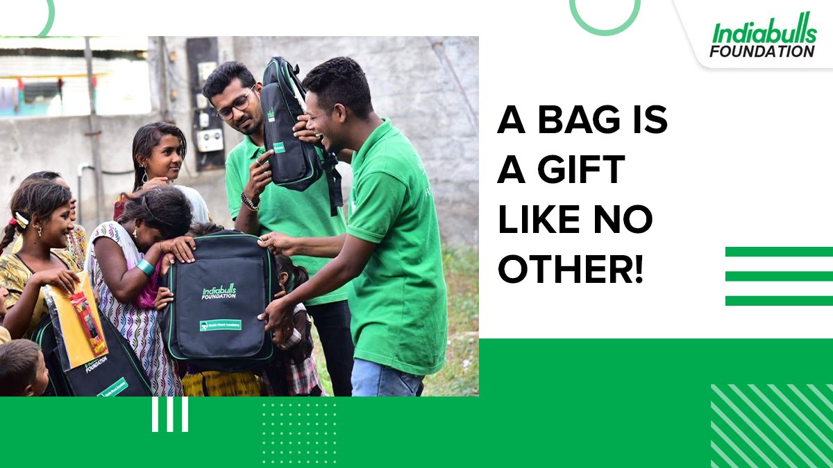 indiabullsfoun's tweet photo. This picture proves that a bag is more than just a medium of carrying books. It can also carry a child's aspiration to get education! #IndiabullsFoundation #BagsForSmiles #IndiaEducates #TransformingLives https://t.co/RaoP5yHZg8