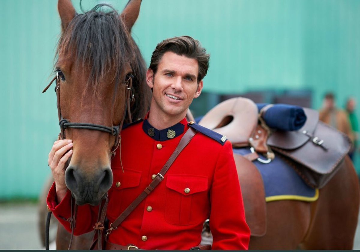 BehindHallmark's tweet image. A few #bts photos from #WhenCallsTheHeart courtesy of pictures cast. #Hearties what was your favorite part of tonight’s episode?
#BehindTheHallmark @AndreaKBrooks @paulgreenemedia @ChrisMcNally_ @kevin_mcGarry @WCTH_TV