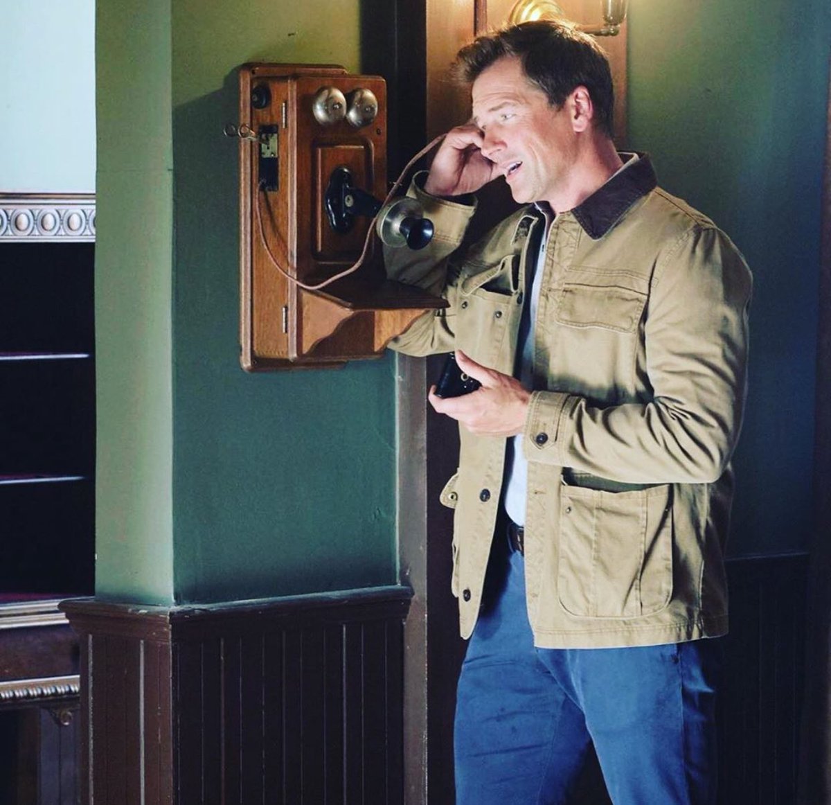 BehindHallmark's tweet image. A few #bts photos from #WhenCallsTheHeart courtesy of pictures cast. #Hearties what was your favorite part of tonight’s episode?
#BehindTheHallmark @AndreaKBrooks @paulgreenemedia @ChrisMcNally_ @kevin_mcGarry @WCTH_TV