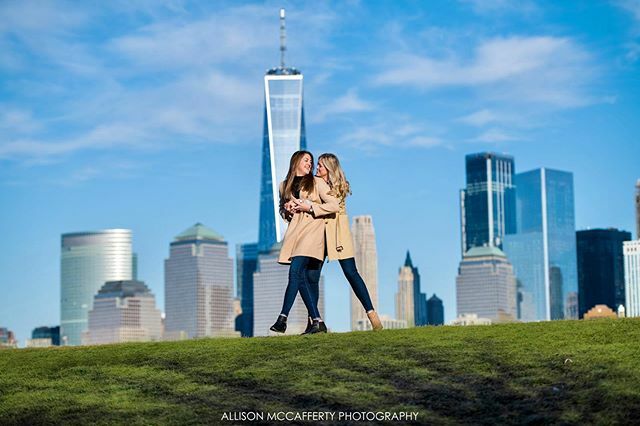 Kate, Casey and the amazing NYC skyline. 🏙 What a fantastic way to spend an afternoon! 🥰
.
.
#engaged #libertystatepark #nycskyline #weddingphotographer #njweddingphotographer #njengagement #nycweddingphotographer #nikon #theknot #huffpostido #itwasn… ift.tt/2T7WipI