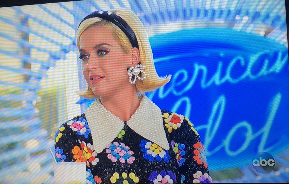 FASHION ALERT!
Did <a href="/katyperry/">KATY PERRY</a> borrow wardrobe from @ilovelucy?
Love it BTW, Big Fan! #americanidol @americanidol #katyperry #fashion @abc #sixtysfashion #wardrobe #lucilleball