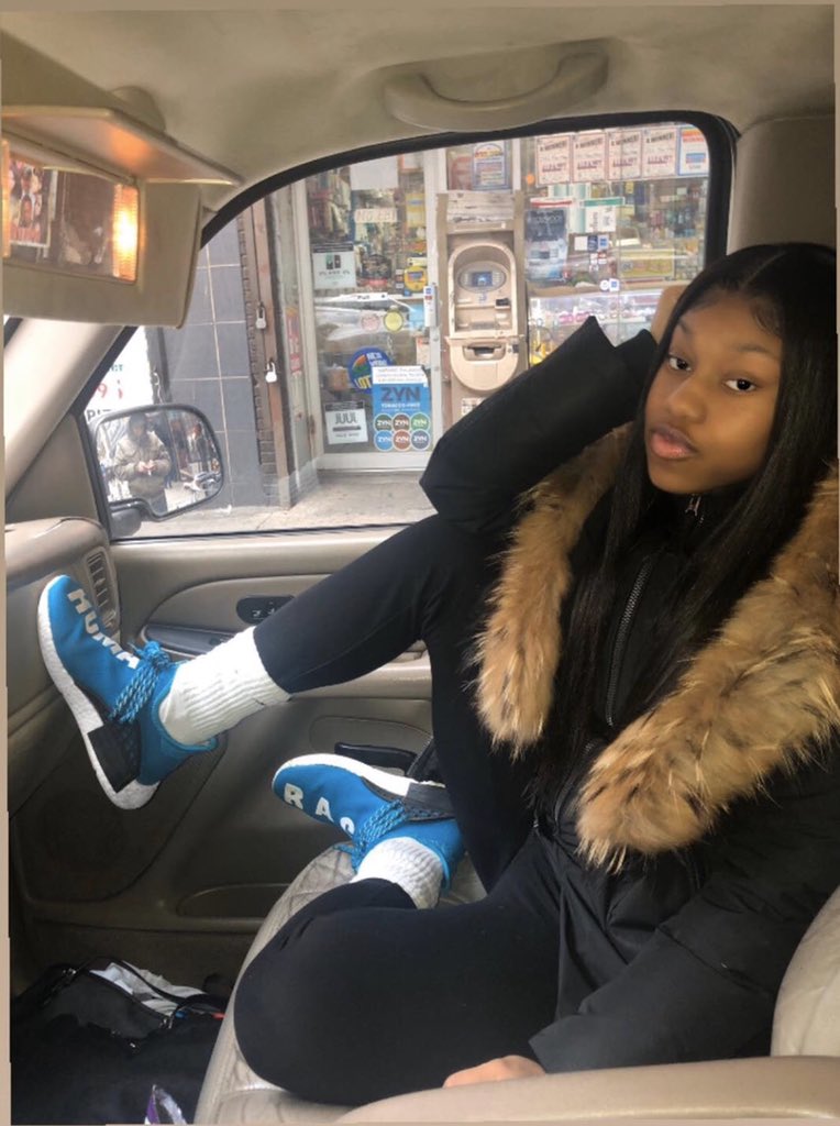 giabands1's tweet photo. Pretty in real life, hit my pics wit the zoom☺️. https://t.co/Bv2o0Vy3Z6