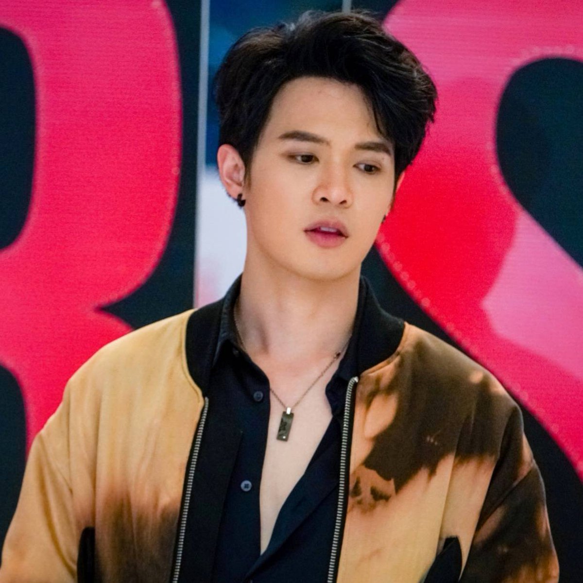 billy__official's tweet photo. ลีดเดอร์หล่อ 🤩
•
บิลลี่ื ซีเบิร์สเตอร์ ร่วมงานฉลอง10ปี สุนีย์ทาวเวอร์ @SuneeTower เมื่อวันเสาร์ที่ผ่านมา(22กพ.63)
•
#Dangerboyband
#วงใหม่อันตรายมาก
#สุนีย์ทาวเวอร์ #อุบลราชธานี
#iMAInter
#ZBURSTER
#บิิลลี่ภัทรชนน
#BillyZburster #Billy_patchanon
Cr. @imainterofficial https://t.co/a3aVOX9W5p