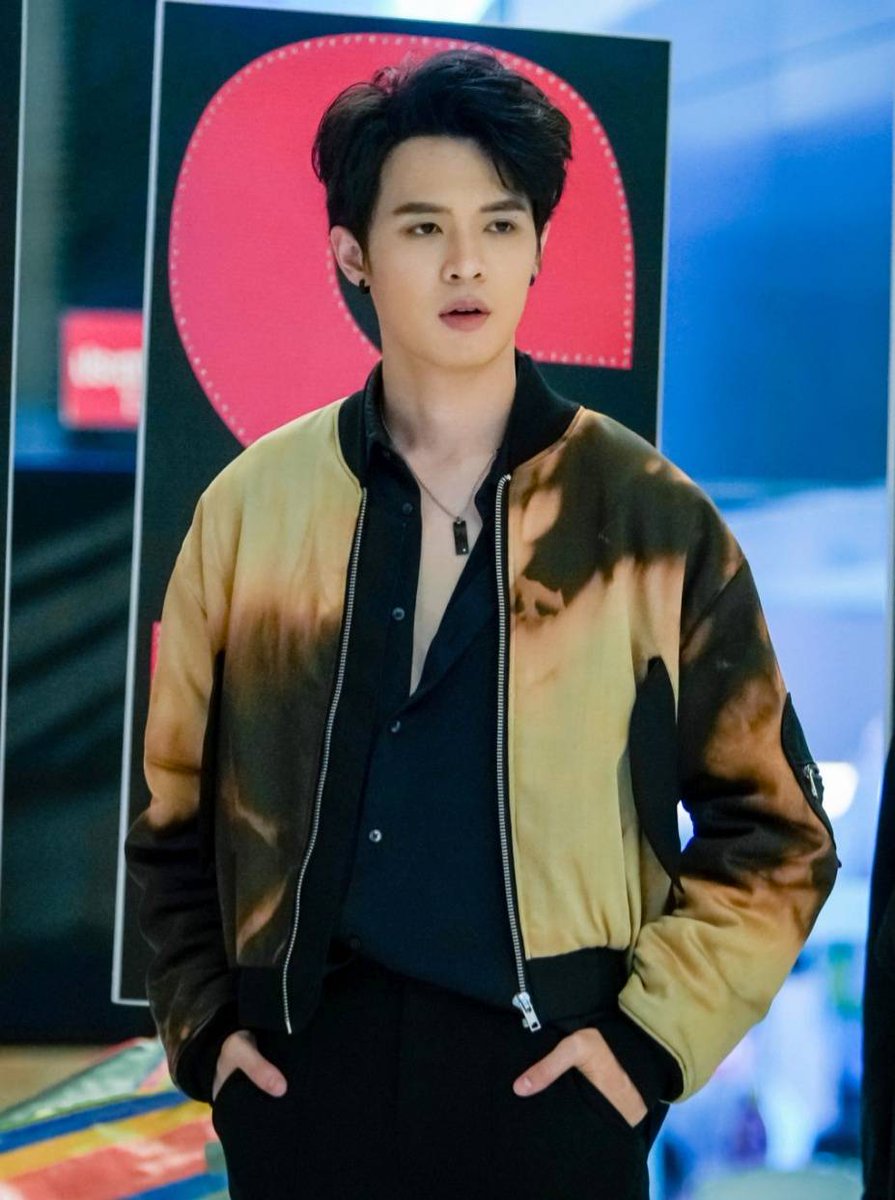 billy__official's tweet photo. ลีดเดอร์หล่อ 🤩
•
บิลลี่ื ซีเบิร์สเตอร์ ร่วมงานฉลอง10ปี สุนีย์ทาวเวอร์ @SuneeTower เมื่อวันเสาร์ที่ผ่านมา(22กพ.63)
•
#Dangerboyband
#วงใหม่อันตรายมาก
#สุนีย์ทาวเวอร์ #อุบลราชธานี
#iMAInter
#ZBURSTER
#บิิลลี่ภัทรชนน
#BillyZburster #Billy_patchanon
Cr. @imainterofficial https://t.co/a3aVOX9W5p