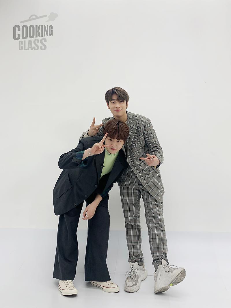 NDHIntUnion's tweet photo. 📸 Photo
200224
Hangyul, Dohyon for #IDOL_COOKINGCLASS + Dohyonie's selca ~
🔗 https://t.co/787sPuLmwH
Open the link & like the article + leave good comments ❤️❤️
#이한결 #남도현 #포켓돌즈
#LEEHANGYUL #NAMDOHYON
@POCKETDOLZ https://t.co/sUH7Nm0CGJ
