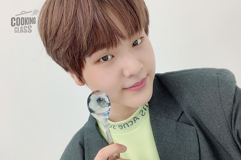NDHIntUnion's tweet photo. 📸 Photo
200224
Hangyul, Dohyon for #IDOL_COOKINGCLASS + Dohyonie's selca ~
🔗 https://t.co/787sPuLmwH
Open the link & like the article + leave good comments ❤️❤️
#이한결 #남도현 #포켓돌즈
#LEEHANGYUL #NAMDOHYON
@POCKETDOLZ https://t.co/sUH7Nm0CGJ