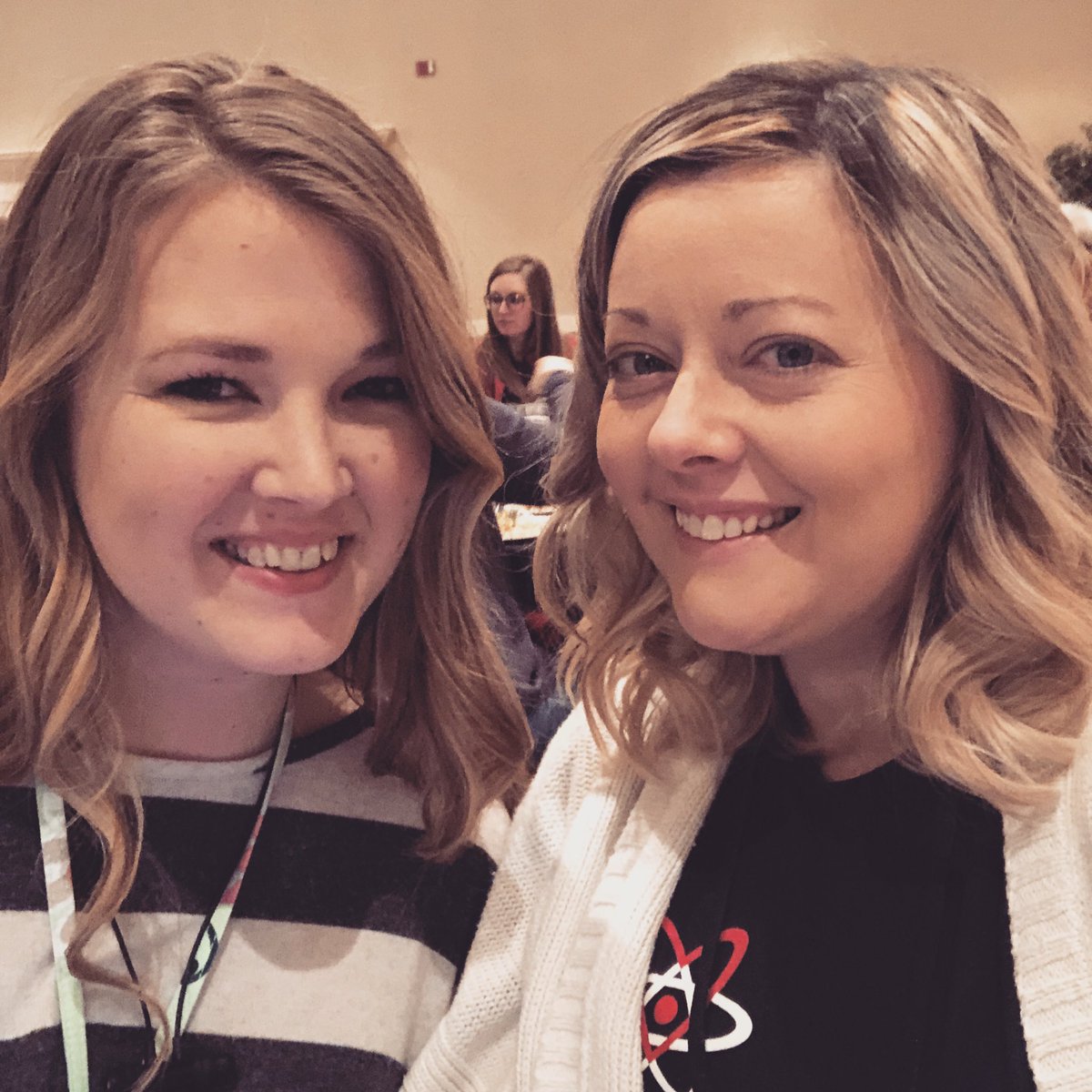 sciencewithkel1's tweet photo. Work with people that make you smile! #lhs #lhsscience #interface2020 https://t.co/btmnEAiiGq
