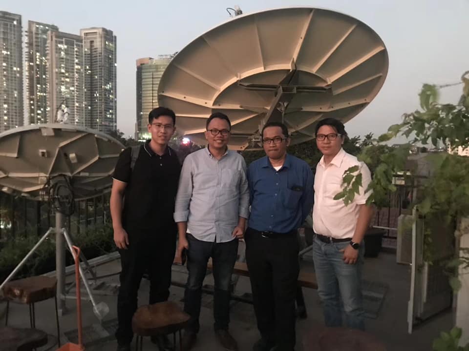 Kingsat19 tweet picture