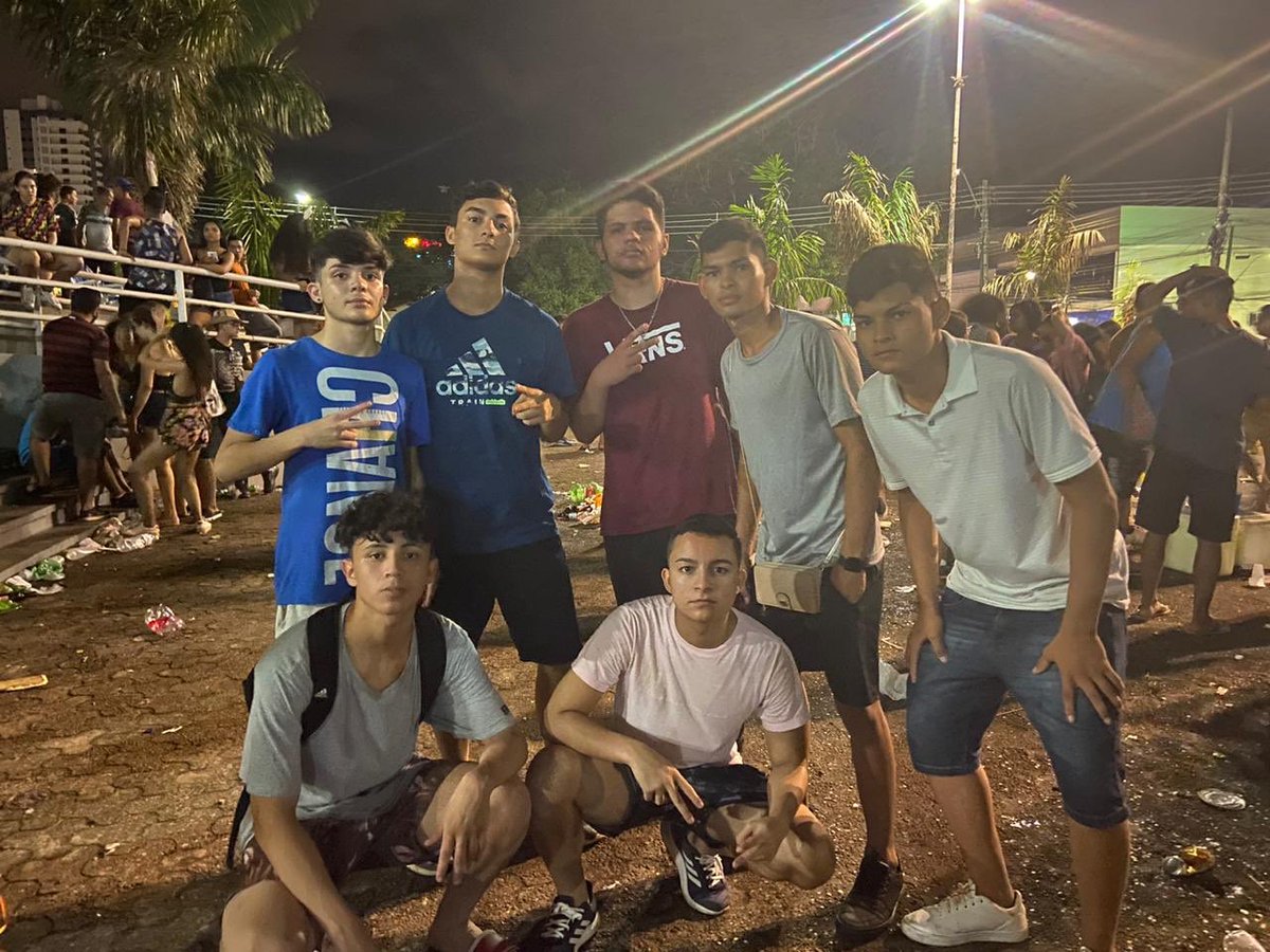 danielnscmt's tweet photo. Hi onda crlh kkkkkk https://t.co/IHbDKOPW8x