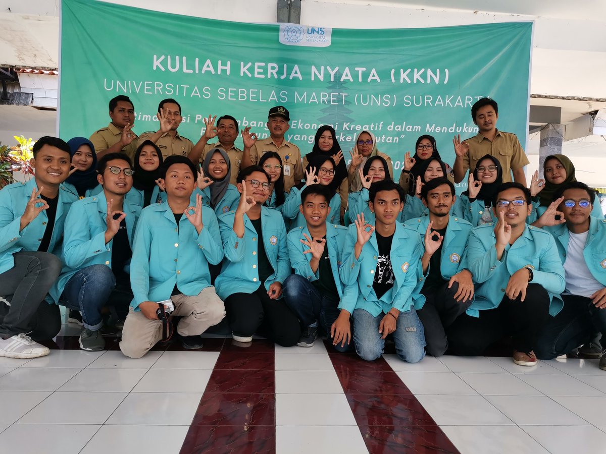 Penutupan dan Pelepasan KKN Universitas Sebelas Maret (UNS) Solo di Desa Blimbingsari dan Desa Patoman Kecamatan Blimbingsari