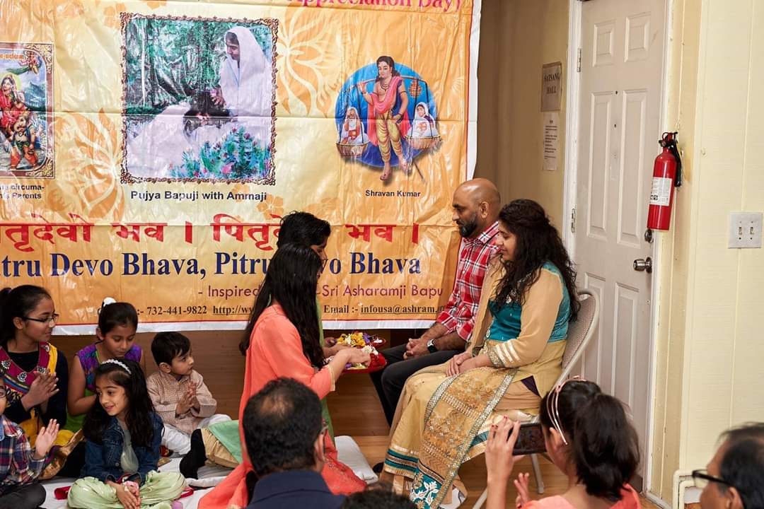 We have seen #WorldwideCelebrationsOfParentsWorshipDay on 14Feb
167 countries celebrated 14th February as a #मातृ_पितृ_पूजन_दिवस
Thank you to Sant Shri Asharamji Bapu who created this festival🙏
#ProudDisciplesOfBapuji
Celebration of Parents Worship Day👇🏻