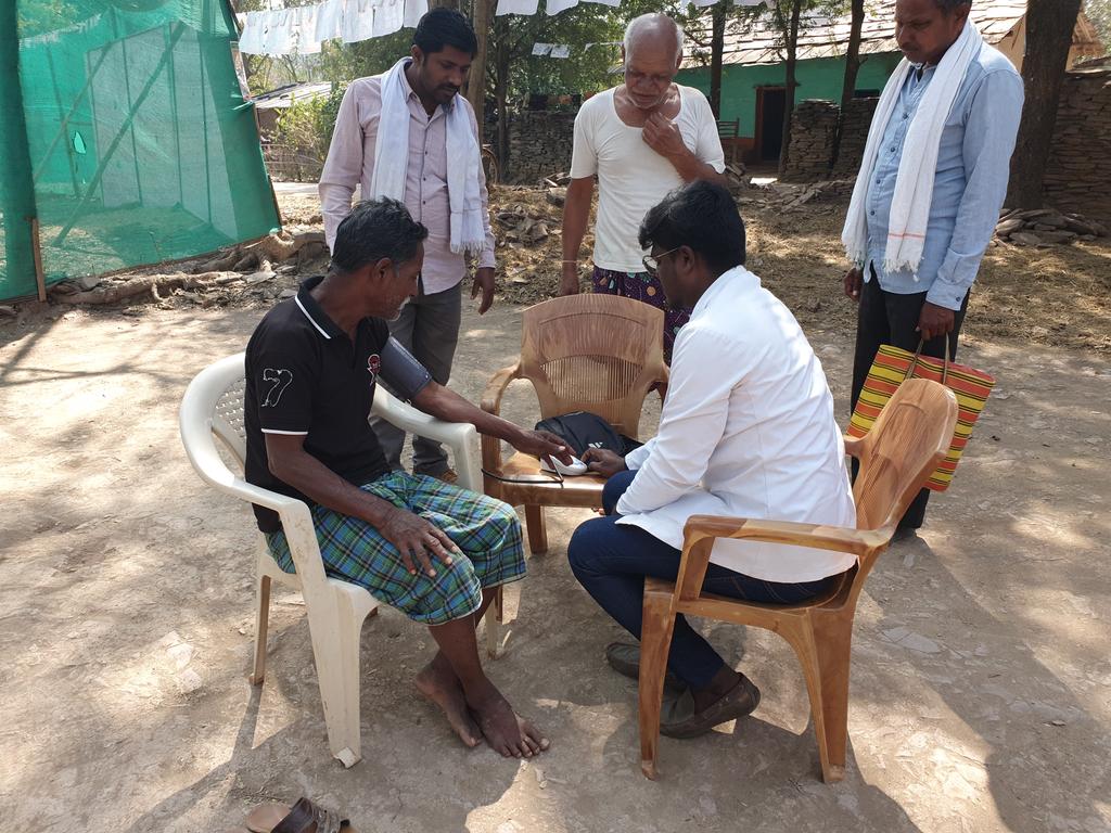 Asimmasih2's tweet photo. Community visit...
Home Based care for Geriatric patients in HWC-Parpa,Dist-Bastar
#HealthForAll 
@USAID_NISHTHA 
@MoHFW_INDIA 
@PriyankaJShukla 
@pratiksha_pal 
@swatim80 @cghealth_ https://t.co/zQMxR7IQKr