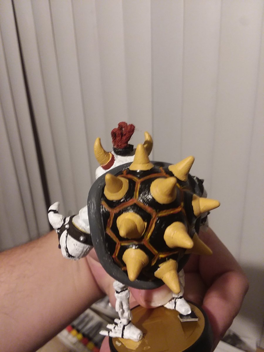 Drag0nHer0's tweet photo. #SuperMarioBros #amiibocustom My little cousin loves the amiibos, especially Bowser, but he always asked for Dry Bowser, but we found a toy made of him, so I took a Bowser amiibo and made a Dry Bowser for him, lol. https://t.co/6xMdzhSo3t