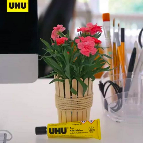DFournitures's tweet photo. Félicitations à Julien.C et Francine.H, nos gagnants de la Vitrine des Marques de février avec Uhu® ! Un gobelet, des touillettes, de la corde et la colle #uhu ! Une petite décoration simple à réalisez et très jolie à regarder😍💐Tentez votre chance : https://t.co/CMXMOlHYcW https://t.co/k2EKALbNYL