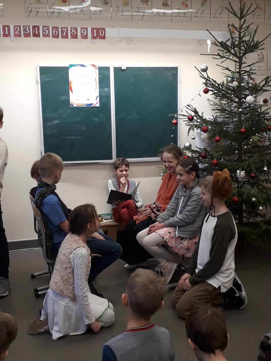 ProjectTrace's tweet image. Moving on to Latvia🇱🇻 Pupils at Riga Hanza school made theatrical show dolls🎎 and their own mittens🥊 by using Latvian ethnographic symbols, sketched ancient sailing ships⚓️ all inspired by the 5 stories from Latvia, Greece and Spain. Such creative teachers and children😊#TRACE