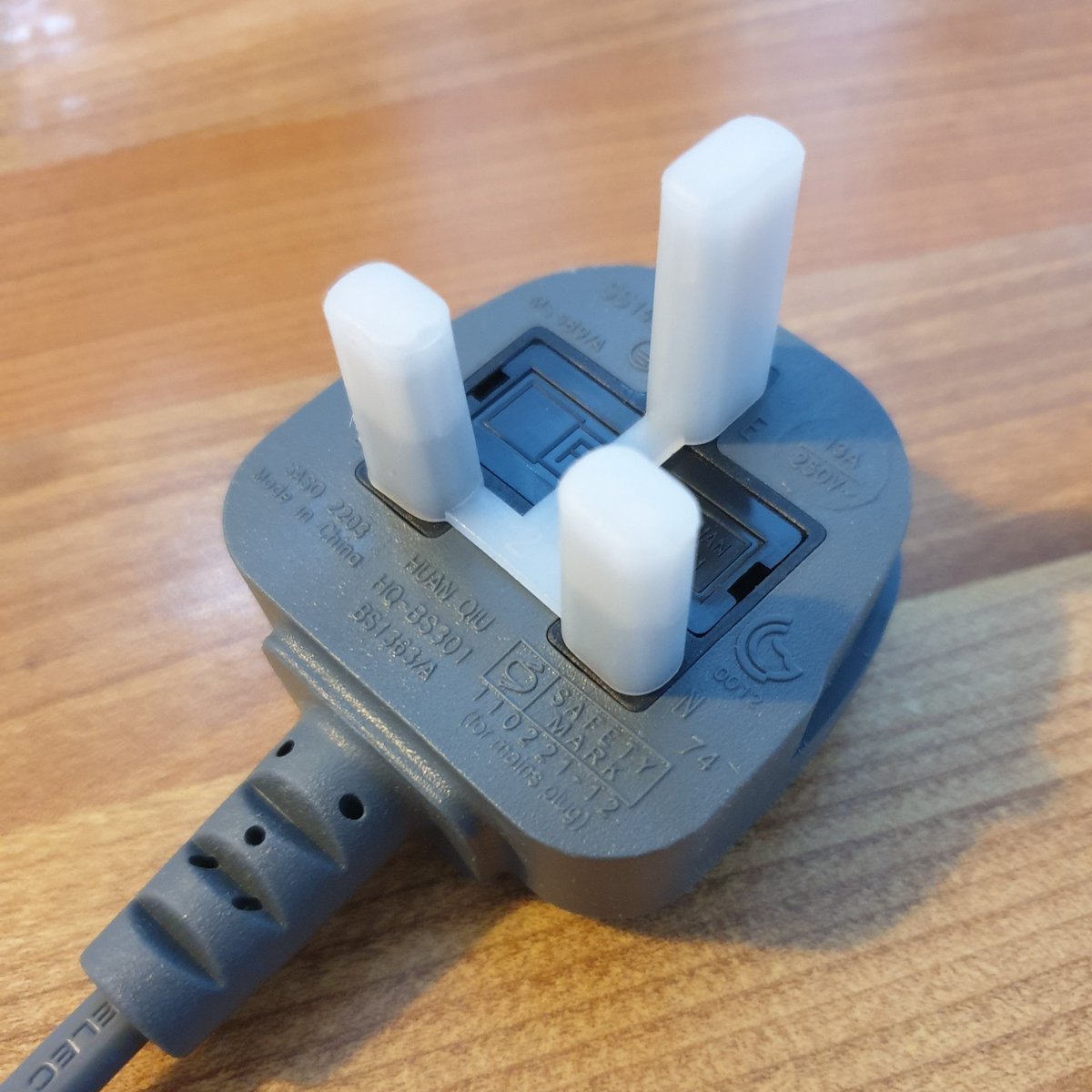 christiandunn's tweet photo. Is this the most pointless piece of plastic??
I'm no electrician but pretty sure we could do without the #plastic covering on the prongs of new plugs? I think we survived without them before?!
This type of unnecessary, stealth plastic use causes so much #plasticwaste. Stop it. https://t.co/JY2EmQLMoI