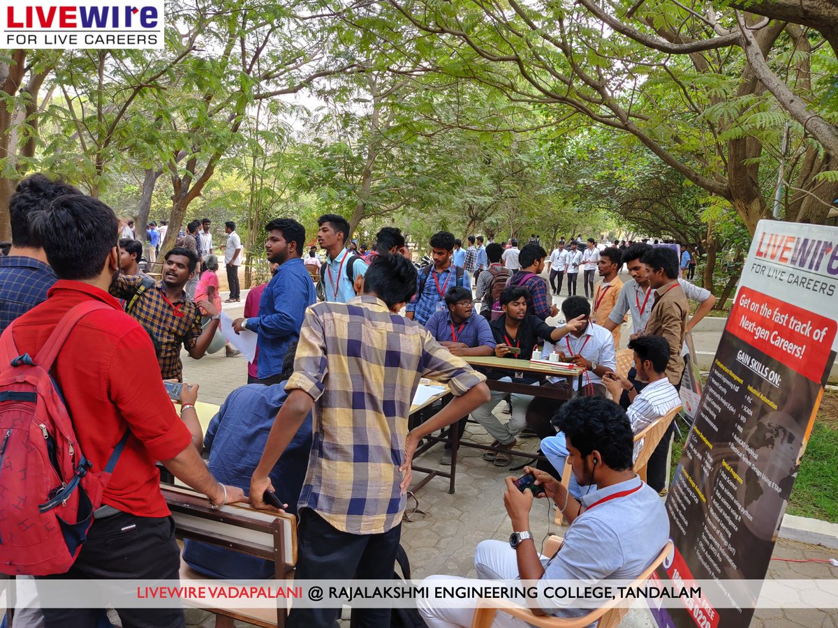LivewireEdu's tweet photo. Here's how Team @LivewireEdu  managed to share knowledge among the wonderful students of Rajalakshmi Engineering College!

We as an organization have always believed in up-skilling everyone in their journey!
..
#CollegeStudent #symposium
#upskillwithlivewire #livewirevadapalani https://t.co/0k9V4FNW46