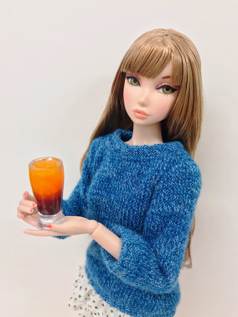 アゾンレーベルショップ秋葉原 新商品 1 6ドール 1 12ピコニーモdボディドールぴったりサイズ ミニチュアグラス2個セット 入荷のお知らせ T Co Lvznudmg Azonejp アゾン ミニチュアグラス ミニチュア ドールが写っている写真は