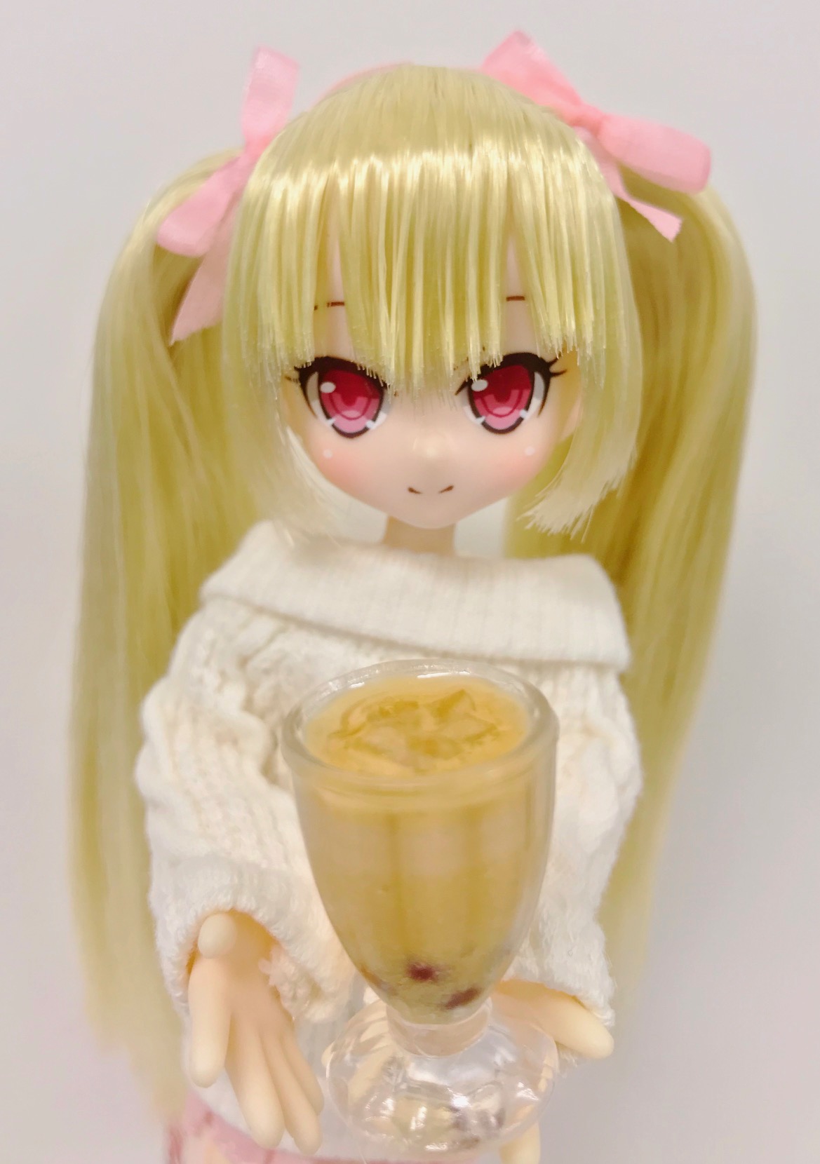 アゾンレーベルショップ秋葉原 新商品 1 6ドール 1 12ピコニーモdボディドールぴったりサイズ ミニチュアグラス2個セット 入荷のお知らせ T Co Lvznudmg Azonejp アゾン ミニチュアグラス ミニチュア ドールが写っている写真は