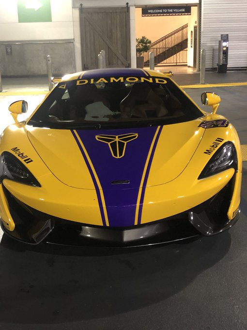 Just saw this beauty outside of the gym 💜💛  #RIPMamba https://t.co/aAigvs3sZ0<a href="/tag/ripmamba"class="tags">#RIPMamba</a>