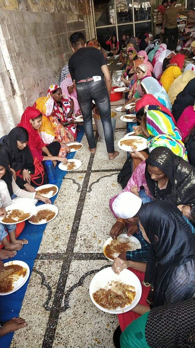 HindstanI's tweet photo. @ShadabNazim AJMER Sharif Dargah KHADIM Allahkenaampediyo Qayrathdiyo Sadaqa zakathdiyo fakir Faqeer Gareeb Muslims poor people food available please help me money transfer Allahkenaampediyo gareeb madarasa bachcha bharat bharat social work World help me https://t.co/21Flp3ngsM