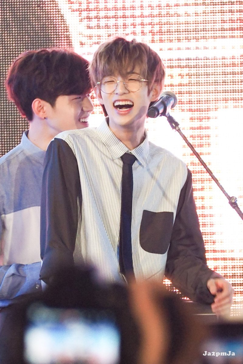 Day6_memory's tweet photo. 171231 EM WinterWonderland
#Jae_memory
••극락데이••
좋아합니다 직캠 https://t.co/Zyt46TvWwX
#데이식스 #제이 #Day6 #Jae https://t.co/d7vuwGwuZd
