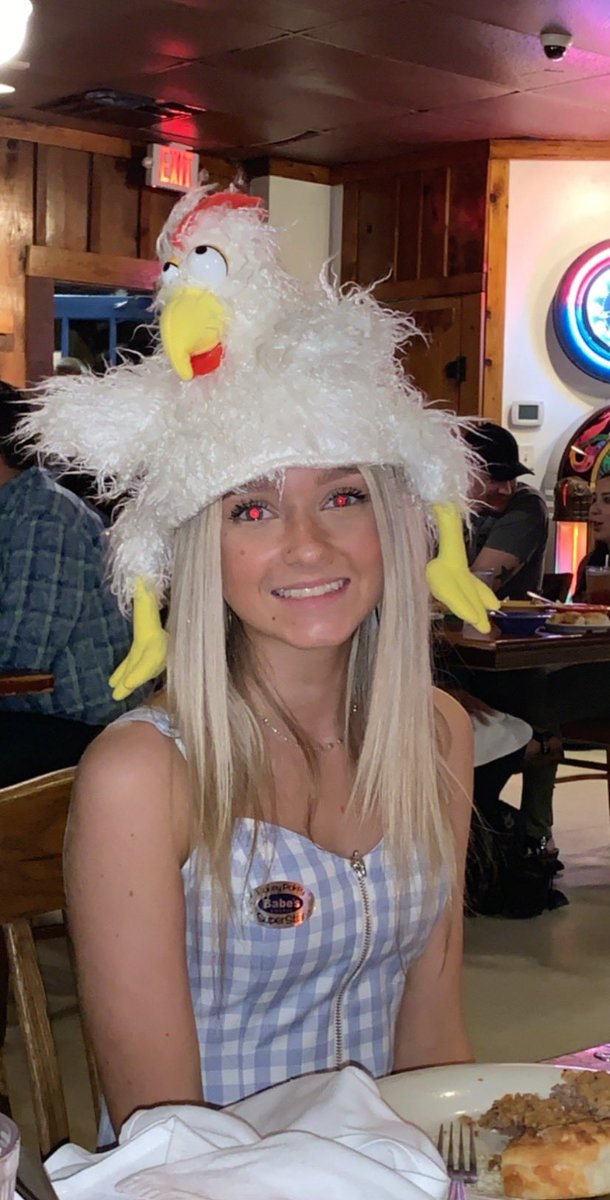 reed_melanie's tweet photo. Happy 15th Birthday Emily!! Love you so much! 😘🎉🎈 III II https://t.co/MJNNNQJmjZ