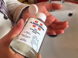 EmMicucci's tweet photo. #Coronavirus. Quanto tempo sopravvive il nuovo Coronavirus sulle superfici?
Ministero Salute: Le informazioni preliminari suggeriscono che il virus possa sopravvivere alcune ore, anche se è ancora in fase di studio. L’utilizzo semplici disinfettanti è in grado di uccidere virus https://t.co/s3fySpE6wt