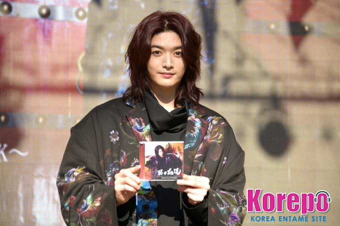 Kkorepo's tweet photo. 「取材レポ」#ソンジェ、大人の色気でファンを悩殺！3rdソロアルバム「#男の花道」発売記念イベント開催
#SUPERNOVA 
https://t.co/ii0kAyWHsN https://t.co/osS2wsWPFv