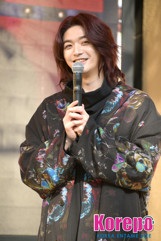 Kkorepo's tweet photo. 「取材レポ」#ソンジェ、大人の色気でファンを悩殺！3rdソロアルバム「#男の花道」発売記念イベント開催
#SUPERNOVA 
https://t.co/ii0kAyWHsN https://t.co/osS2wsWPFv