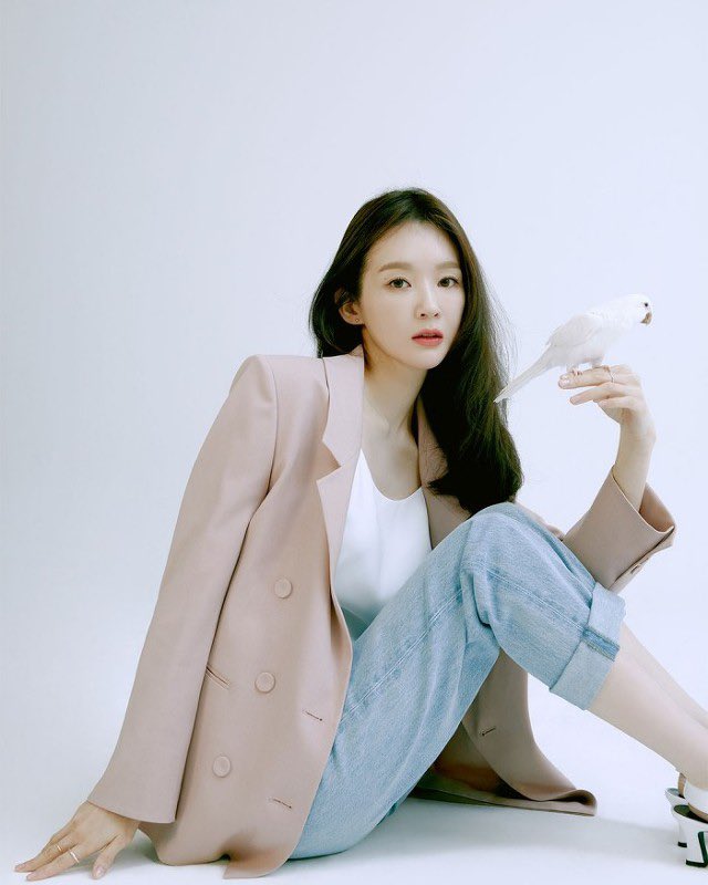 W.CONCEPT 강민경

사는 동안 많이 버세요 닐 바이 피 😭