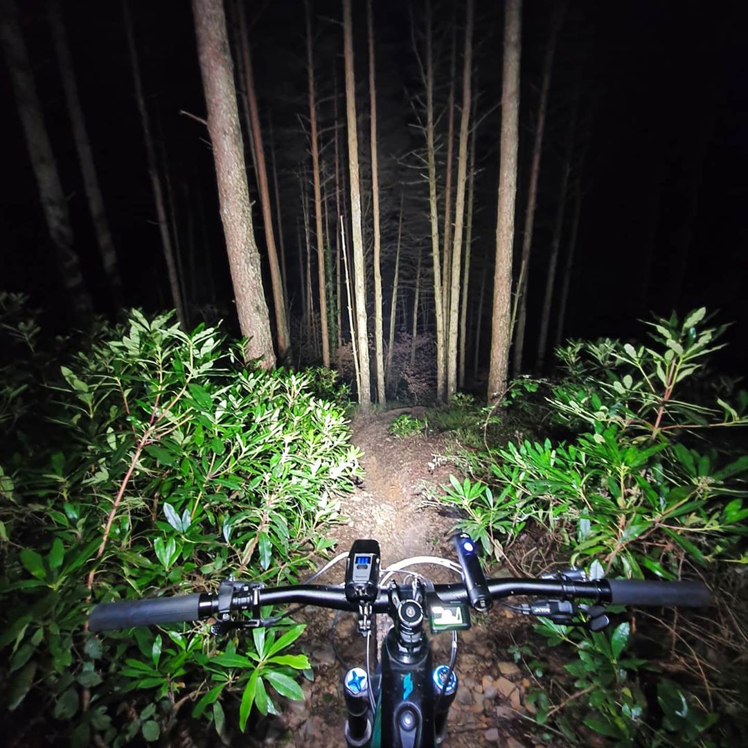 TredzBikes's tweet image. Early morning laps up the masts and it wasn't even raining #Winning #StormWho #GirlsWhoRide #MTB

(📷 - Lindsay, Tredz Team Member)
(🚵 - @MeridaBikes  eOne Sixty)