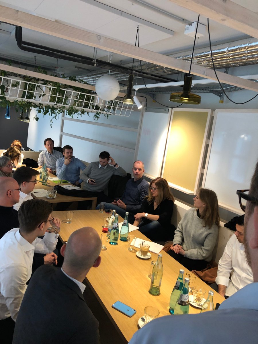 <a href="/marlster16/">Marlin Watling</a> und <a href="/hfmnn_dmnk/">Dominik Hofmann</a> in Aktion - in Partnerschaft mit <a href="/ihkwiesbaden/">IHK Wiesbaden</a> und @heimathafenWI. In 2h intensiven Stunden gibt es Input &amp; Druckbetankung, danach Ärmel hoch krempeln und interaktiv + kollaborativ den eigenen Case bearbeiten. 
#newwork #wiesbaden #interaktiv #startups