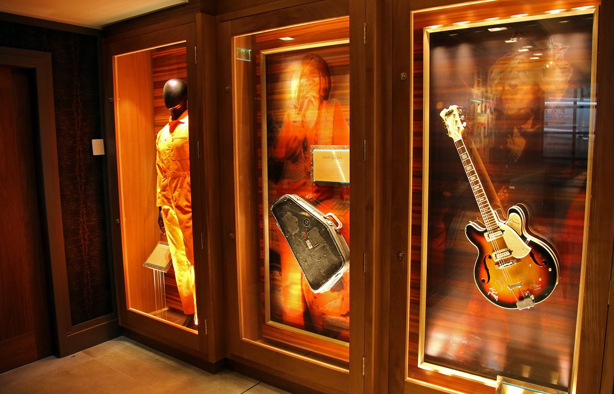 poloconghaile's tweet image. First look: Inside Dublin's new Hard Rock Hotel, from a Rock Star Suite to Kurt Cobain's sweater... 
independent.ie/life/travel/tr… #HardRockHotels @Indo_Travel_