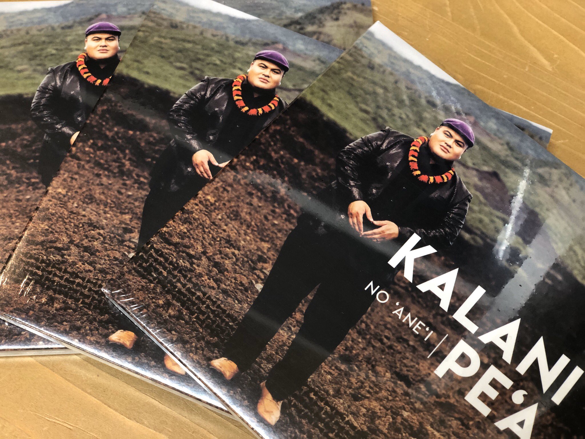 マウナロアmmj 恵比寿本店 Aloha 2階フロアの半澤です Hilo Marchも入った カラニペア Kalanipeamusic のcdアルバム No Ane I は店頭在庫残り3点となっております お買い求めの方はお急ぎください 早い者勝ちです T Co Gt7bxw7ylc